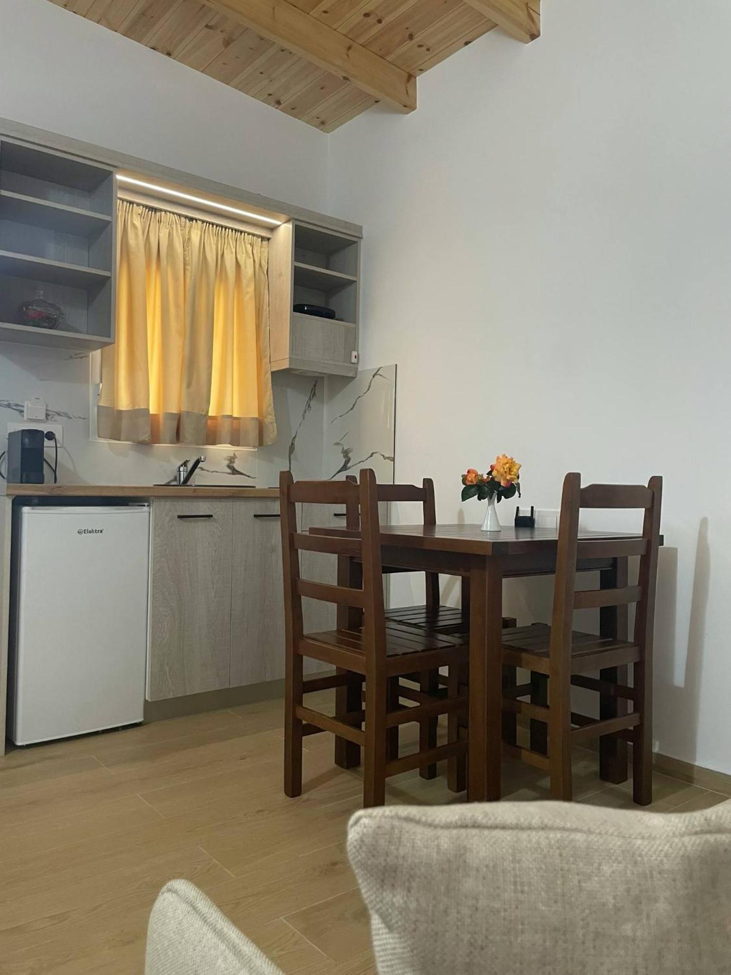 Milos Apartments Himarë Exterior foto